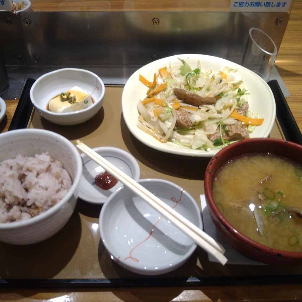 ユーザーが投稿した貝汁変更 大豆ミートの 野菜炒め定食 麦の写真 - 実際訪問したユーザーが直接撮影して投稿した博多駅東定食屋やよい軒 筑紫口店の写真