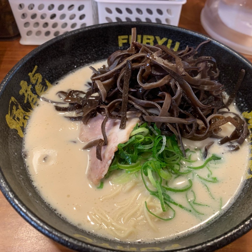 ねこぐりらさんが投稿した新宿ラーメン / つけ麺のお店とんこつラーメン 博多風龍 新宿東口店/トンコツラーメン ハカタフウリュウ シンジュクヒガシグチテンの写真