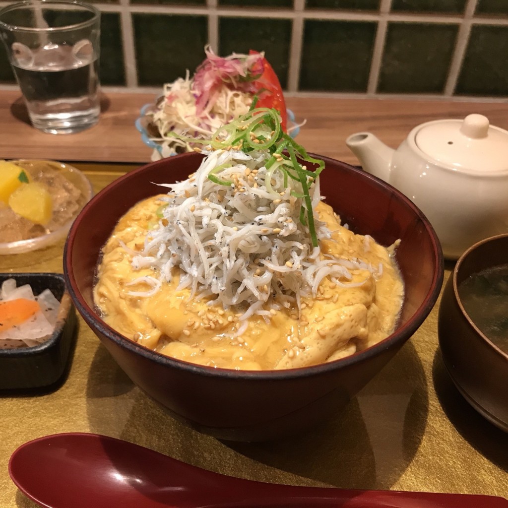 ろんすけおさんが投稿した雪ノ下定食屋のお店ヨシザキ食堂/ヨシザキショクドウの写真