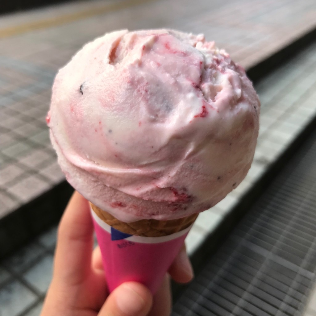 ユーザーが投稿したレギュラーコーンの写真 - 実際訪問したユーザーが直接撮影して投稿した関戸アイスクリームサーティワンアイスクリーム 聖蹟桜ヶ丘店の写真