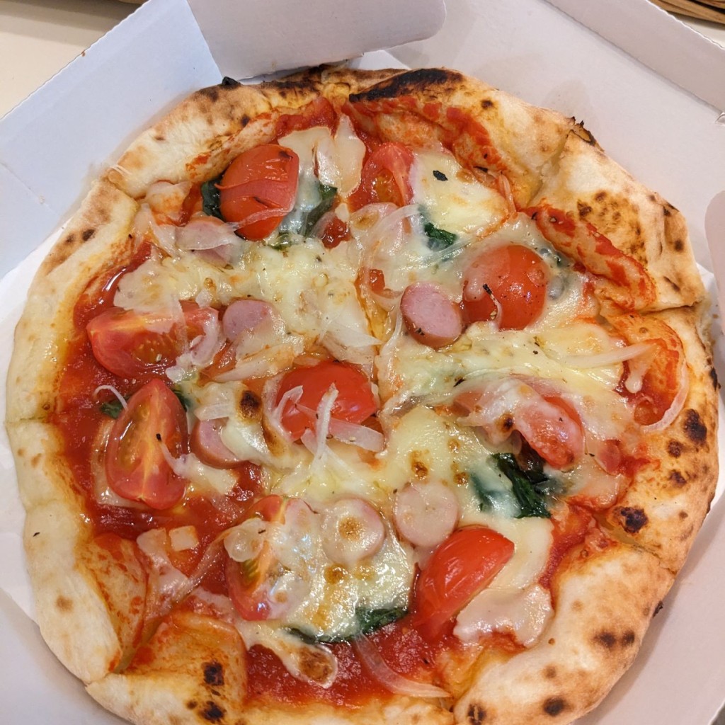 ユーザーが投稿したトマトのミックスpIzzaの写真 - 実際訪問したユーザーが直接撮影して投稿した善行ピザ畑のキッチンの写真