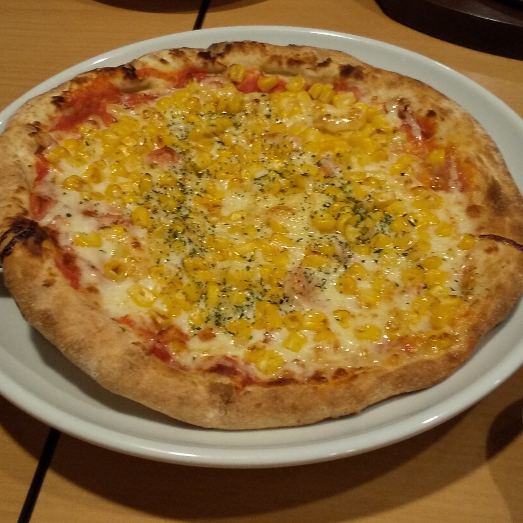 ユーザーが投稿したマヨコーンピザの写真 - 実際訪問したユーザーが直接撮影して投稿した難波ファミリーレストランガスト なんば店の写真