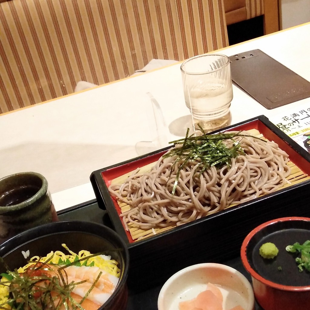 ユーザーが投稿したミニ丼定食の写真 - 実際訪問したユーザーが直接撮影して投稿した赤井和食 / 日本料理花満円 住道店の写真
