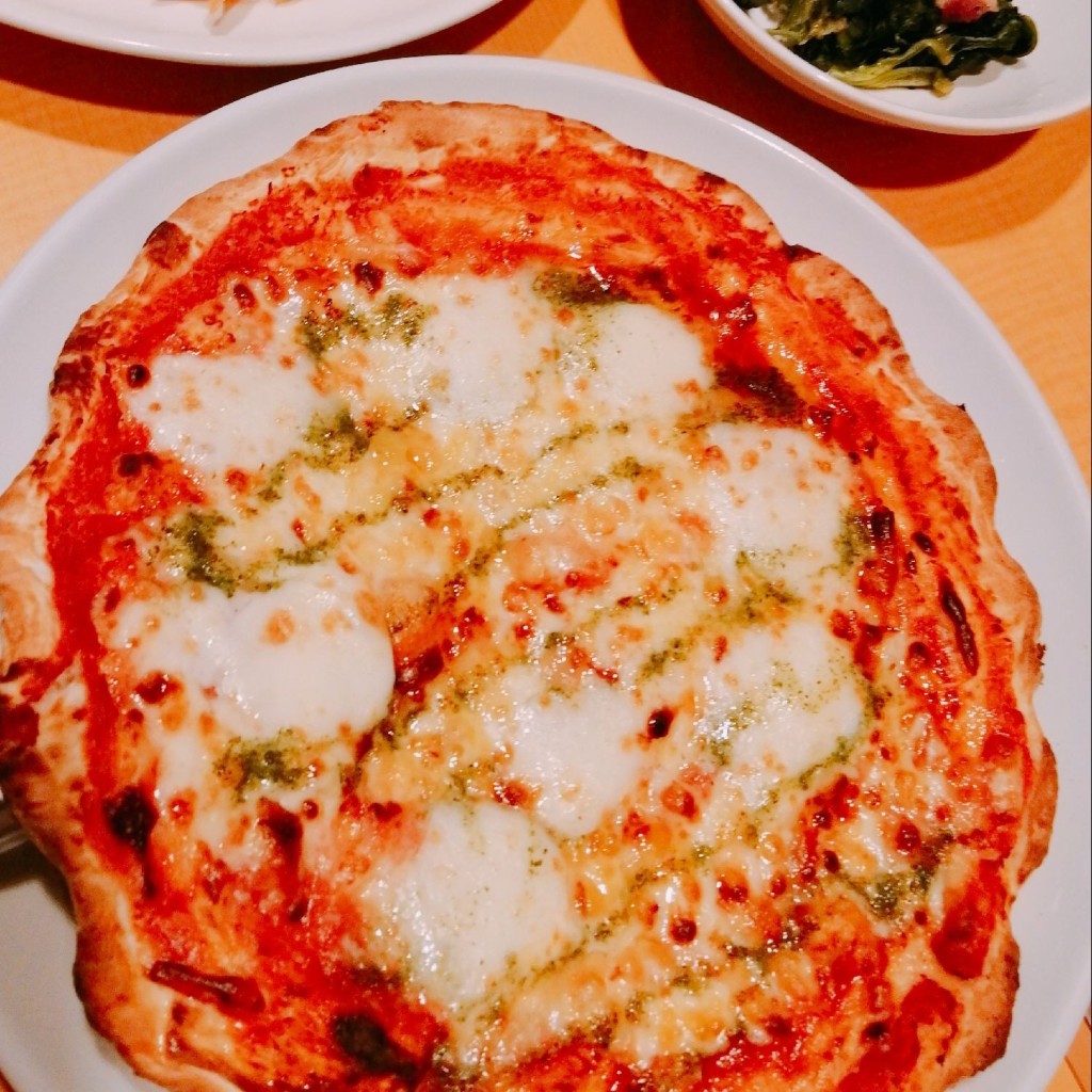 ユーザーが投稿したピザ (マルゲリータ)の写真 - 実際訪問したユーザーが直接撮影して投稿した鈎取本町ファミリーレストランガスト 仙台鈎取店の写真