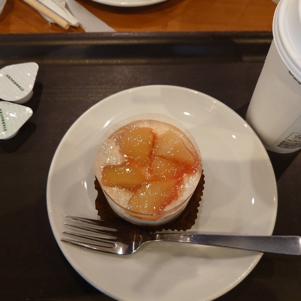 ユーザーが投稿した白桃&アールグレイケーキの写真 - 実際訪問したユーザーが直接撮影して投稿した藤沢カフェスターバックスコーヒー ルミネ藤沢店の写真