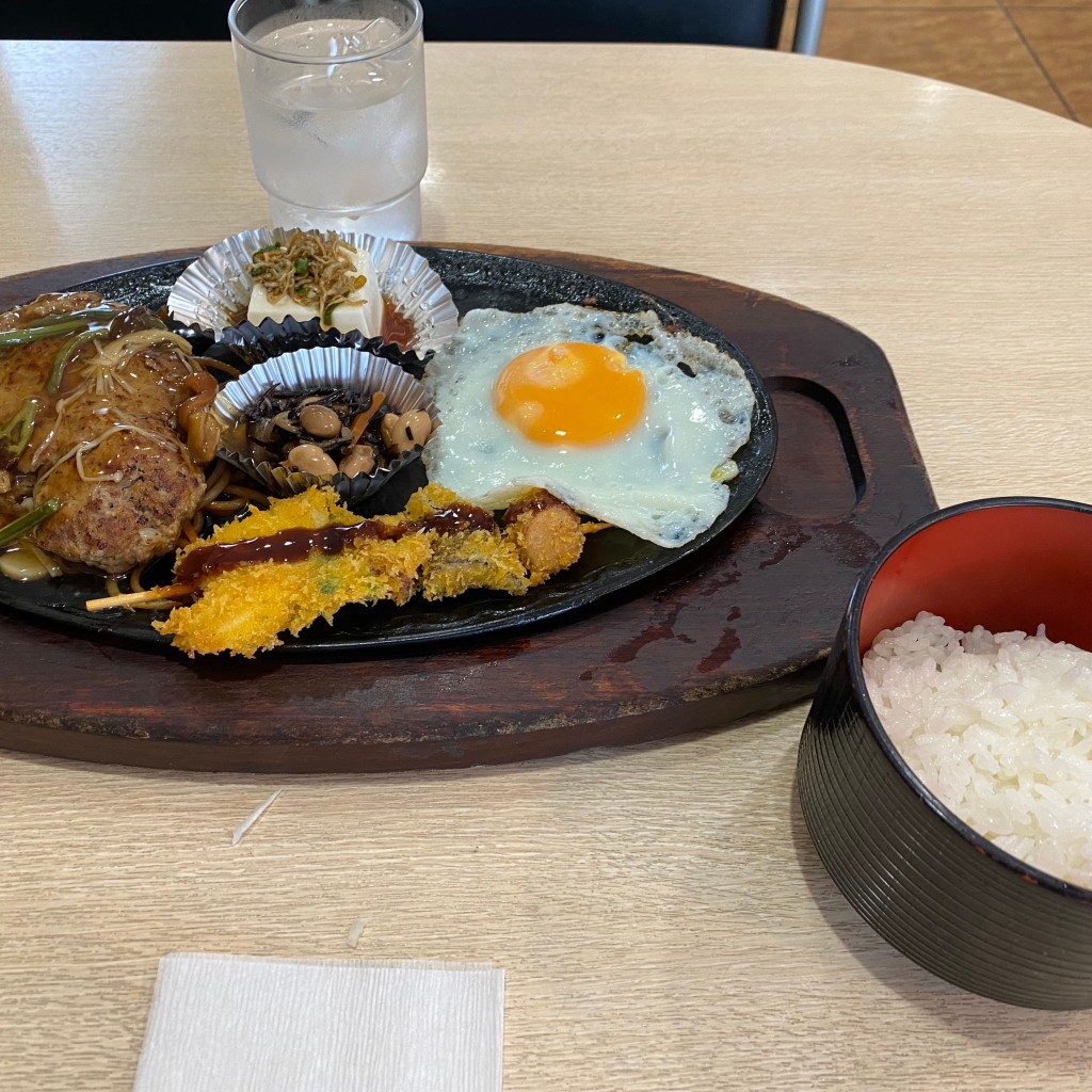 でまっちゃんさんが投稿した御陵町喫茶店のお店モームの写真