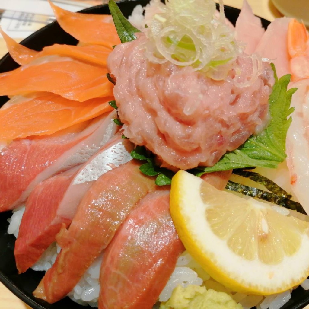 ユーザーが投稿した豊漁丼の写真 - 実際訪問したユーザーが直接撮影して投稿した一番町回転寿司平禄寿司 仙台青葉一番町店の写真