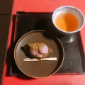 桜餅 焙じ茶付き - 実際訪問したユーザーが直接撮影して投稿した九条町和カフェ / 甘味処阿吽の写真のメニュー情報
