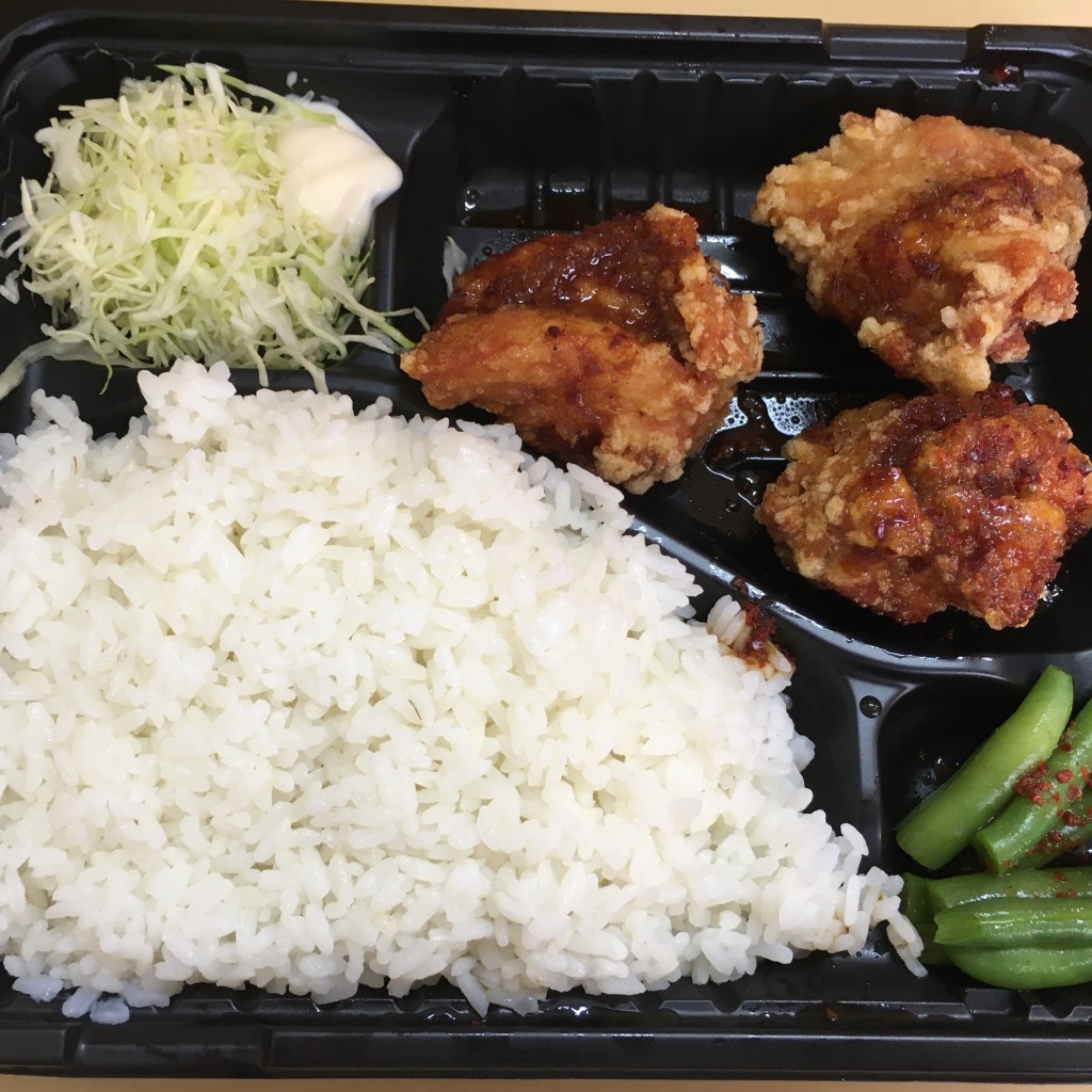 ユーザーが投稿したよだれ鶏唐揚げ弁当の写真 - 実際訪問したユーザーが直接撮影して投稿した芝浦洋食鉄板王国 田町店の写真