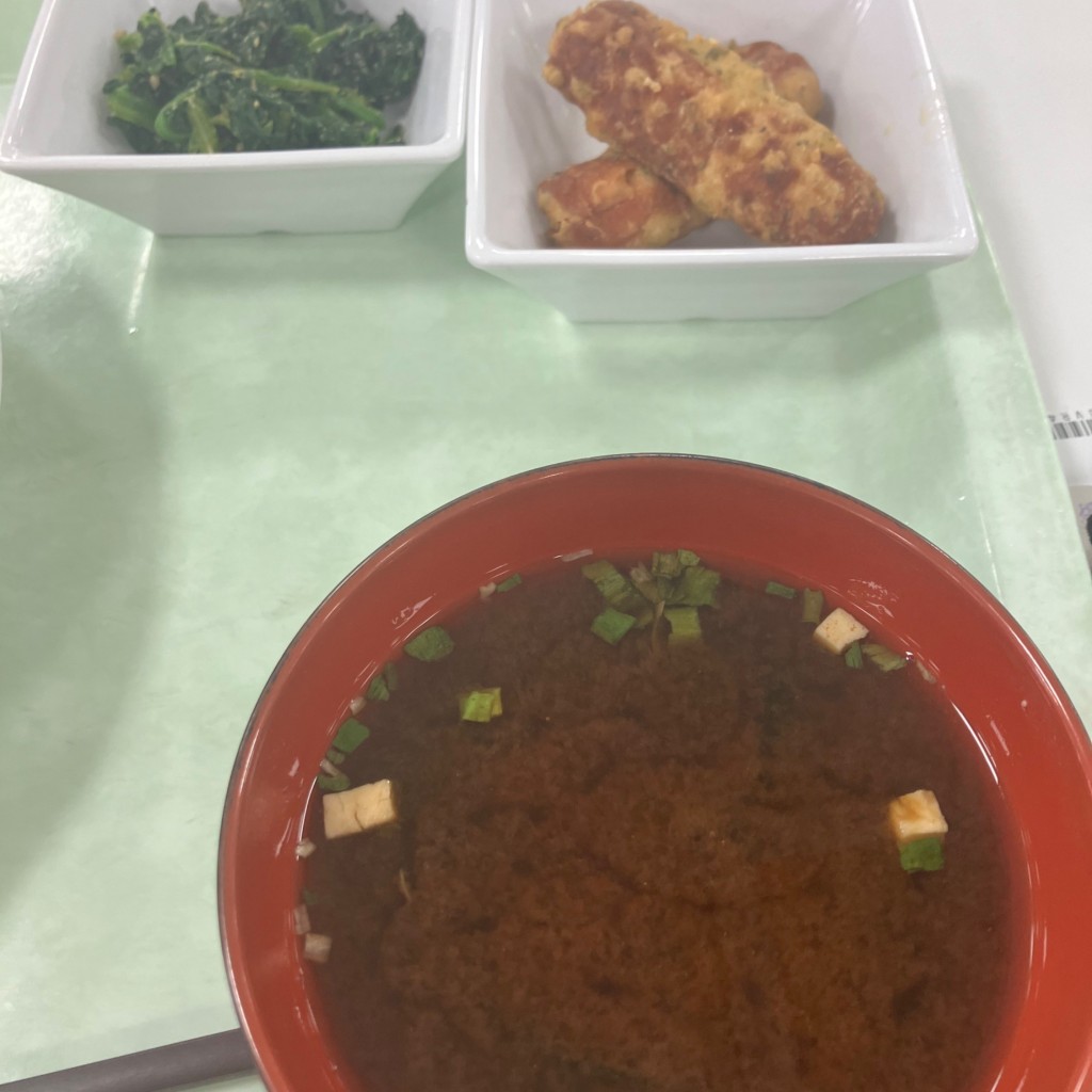 ユーザーが投稿した味噌汁 (豆腐 わかめ)の写真 - 実際訪問したユーザーが直接撮影して投稿した下大久保学食 / 職員食堂埼玉大学 第2食堂の写真