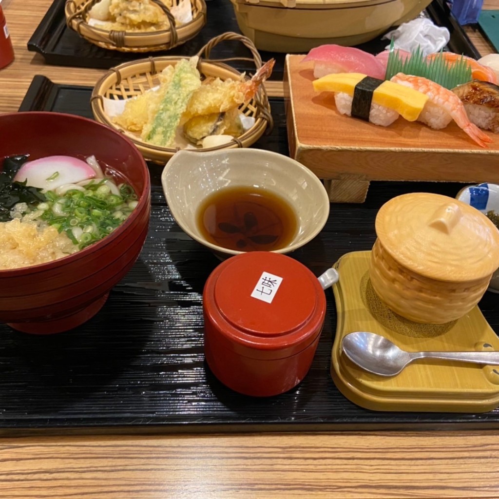 ユーザーが投稿した寿司天ぷら定食の写真 - 実際訪問したユーザーが直接撮影して投稿した南栄魚介 / 海鮮料理こんぴら丸 鹿児島谷山本店の写真
