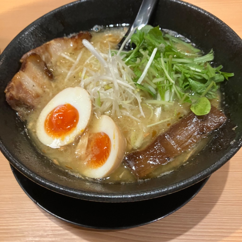 ユーザーが投稿したラーメンの写真 - 実際訪問したユーザーが直接撮影して投稿した伊勢佐木町ラーメン / つけ麺ラーメン 戸みら伊 横浜伊勢佐木町店の写真