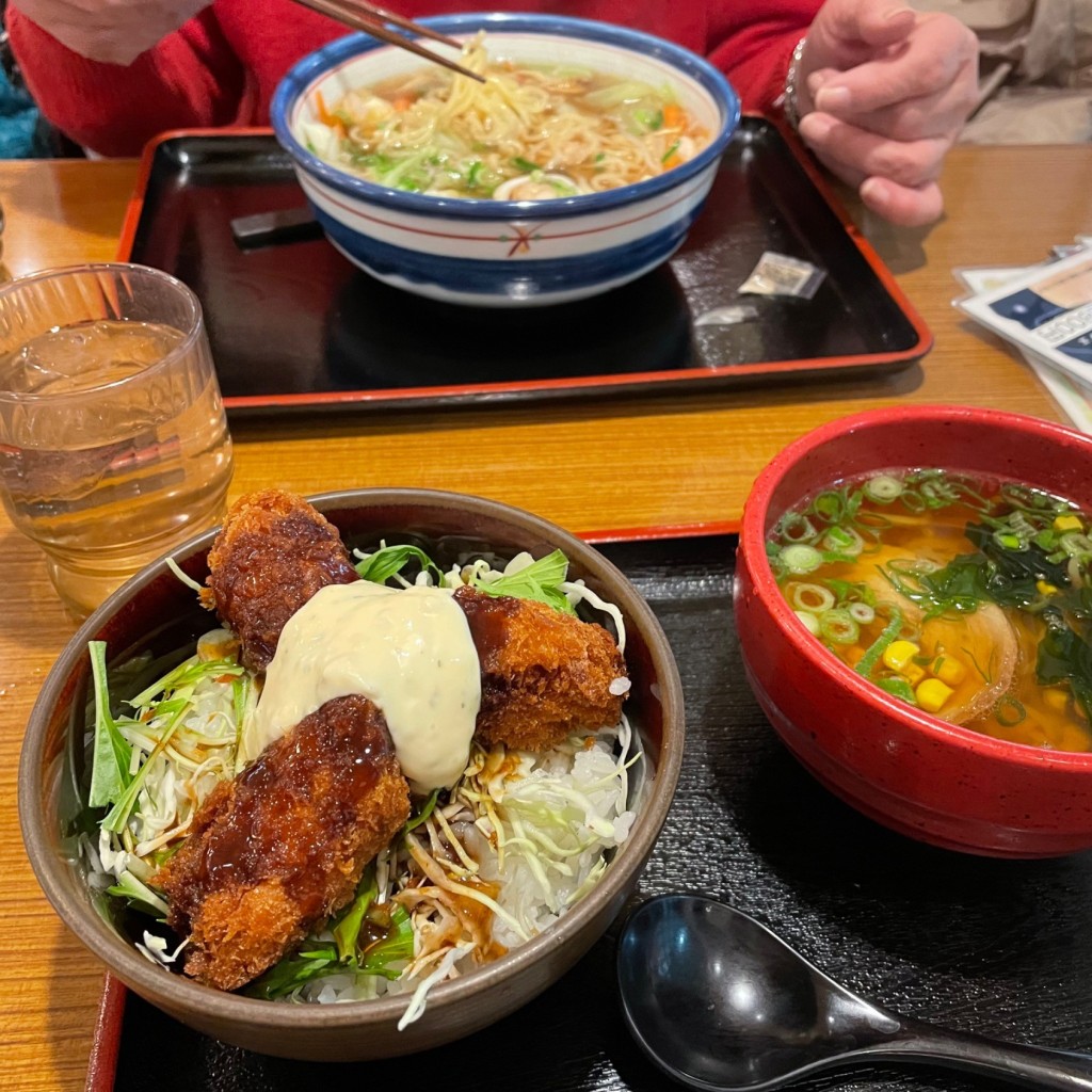 ユーザーが投稿したたっぷり野菜ラーメンの写真 - 実際訪問したユーザーが直接撮影して投稿した鷹飼町南ファミリーレストランキッチングルメ 近江八幡店の写真