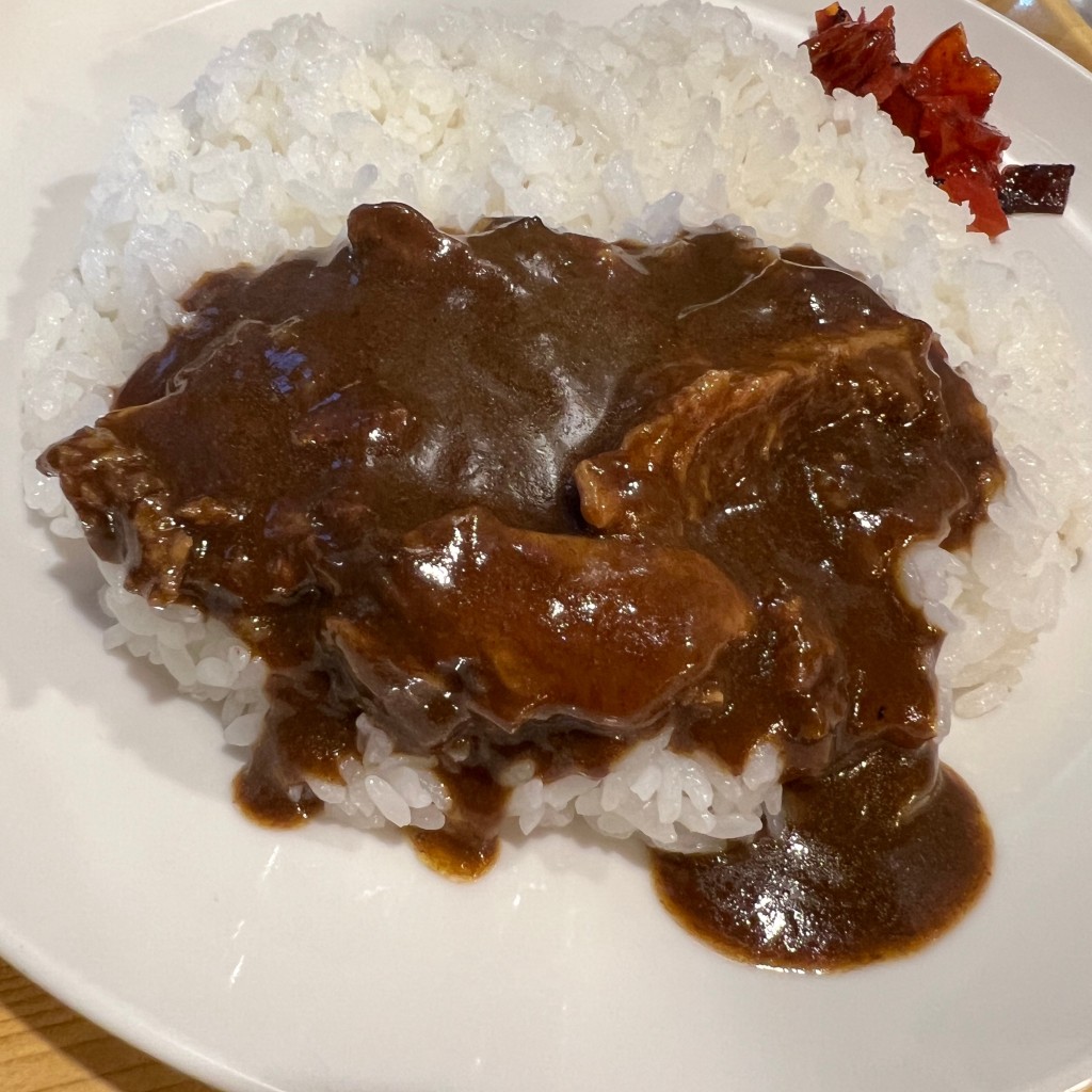 ユーザーが投稿した牛すじカレーの写真 - 実際訪問したユーザーが直接撮影して投稿した新宿カレーガンジーの写真