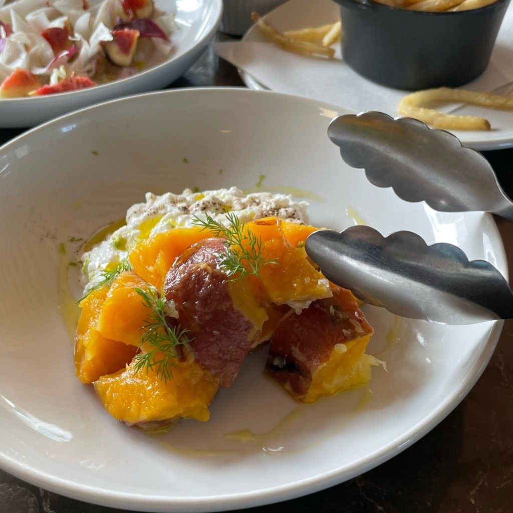 ユーザーが投稿した(L)Tokyo Burrataの写真 - 実際訪問したユーザーが直接撮影して投稿した北青山ダイニングバーTHE BELCOMOの写真