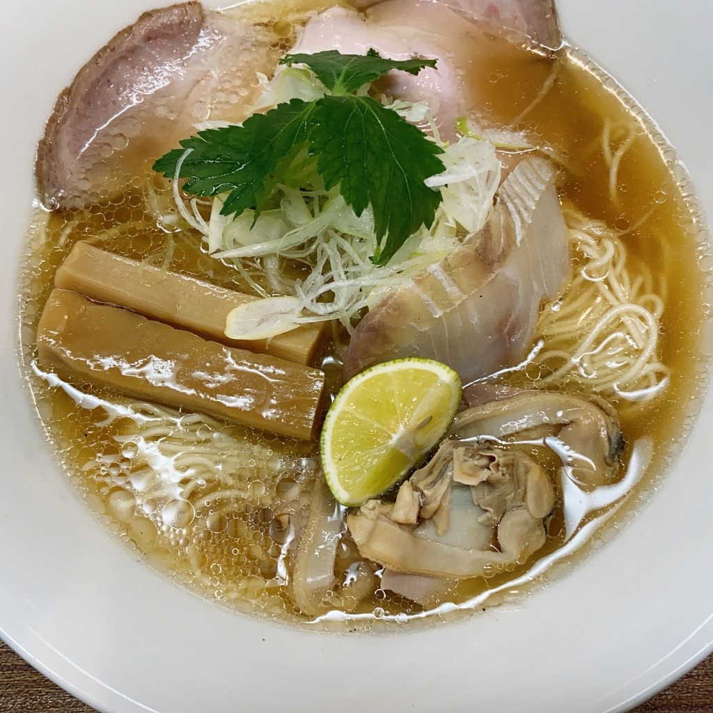 ユーザーが投稿した平目出汁とハマグリのくんせいラーメンの写真 - 実際訪問したユーザーが直接撮影して投稿したラーメン / つけ麺旬采 新舟の写真