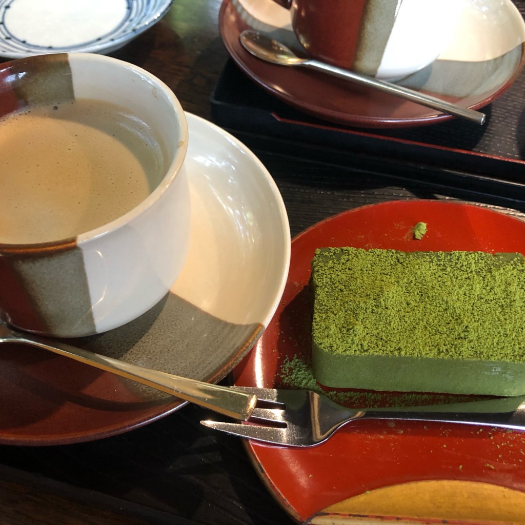 ユーザーが投稿した抹茶テリーヌの写真 - 実際訪問したユーザーが直接撮影して投稿した実相寺和カフェ / 甘味処甘味茶屋の写真