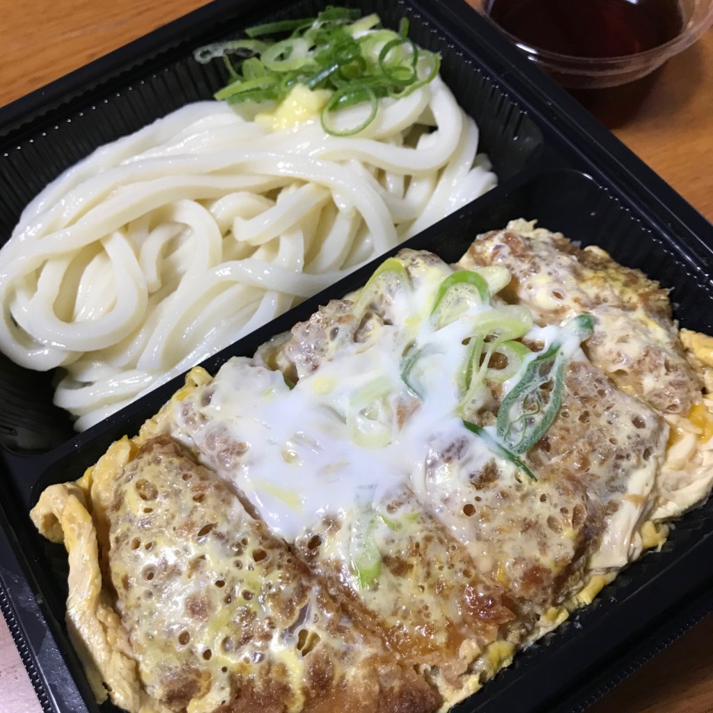 ユーザーが投稿したカツ丼W弁当の写真 - 実際訪問したユーザーが直接撮影して投稿した中山台うどん得得 奈良西大和店の写真