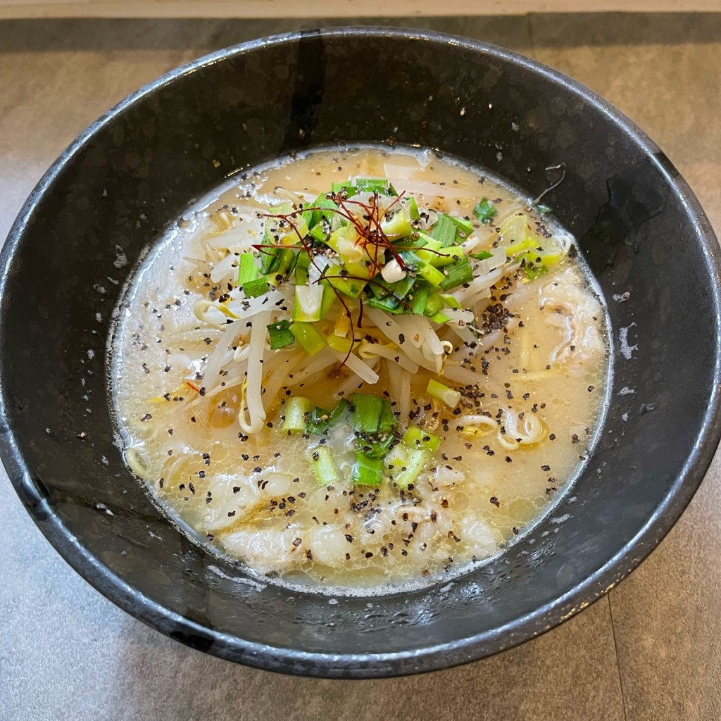 匿命係さんが投稿した宗右衛門町ラーメン専門店のお店もつラーメンらずり 宗右衛門町店/モツラーメンラズリ ソウエモンチョウテンの写真