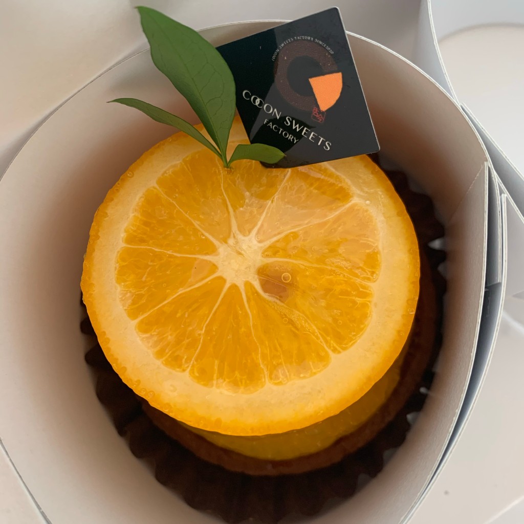 ユーザーが投稿したバレンシアオレンジのタルトの写真 - 実際訪問したユーザーが直接撮影して投稿した新金岡町ケーキCOCON SWEETS FACTORY 堺菓子製作所の写真