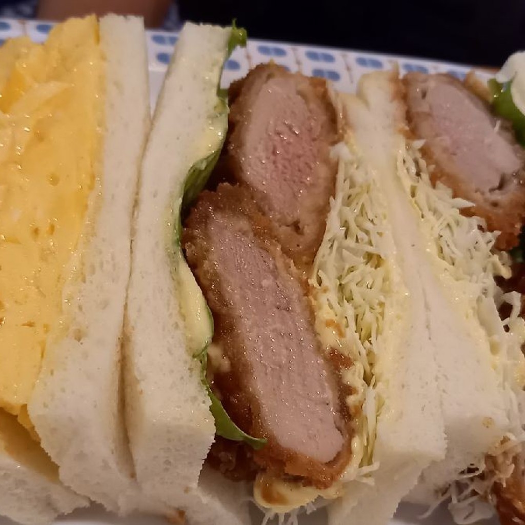 ユーザーが投稿した玉子とカツのサンドイッチの写真 - 実際訪問したユーザーが直接撮影して投稿した小島町サンドイッチジュネスの写真