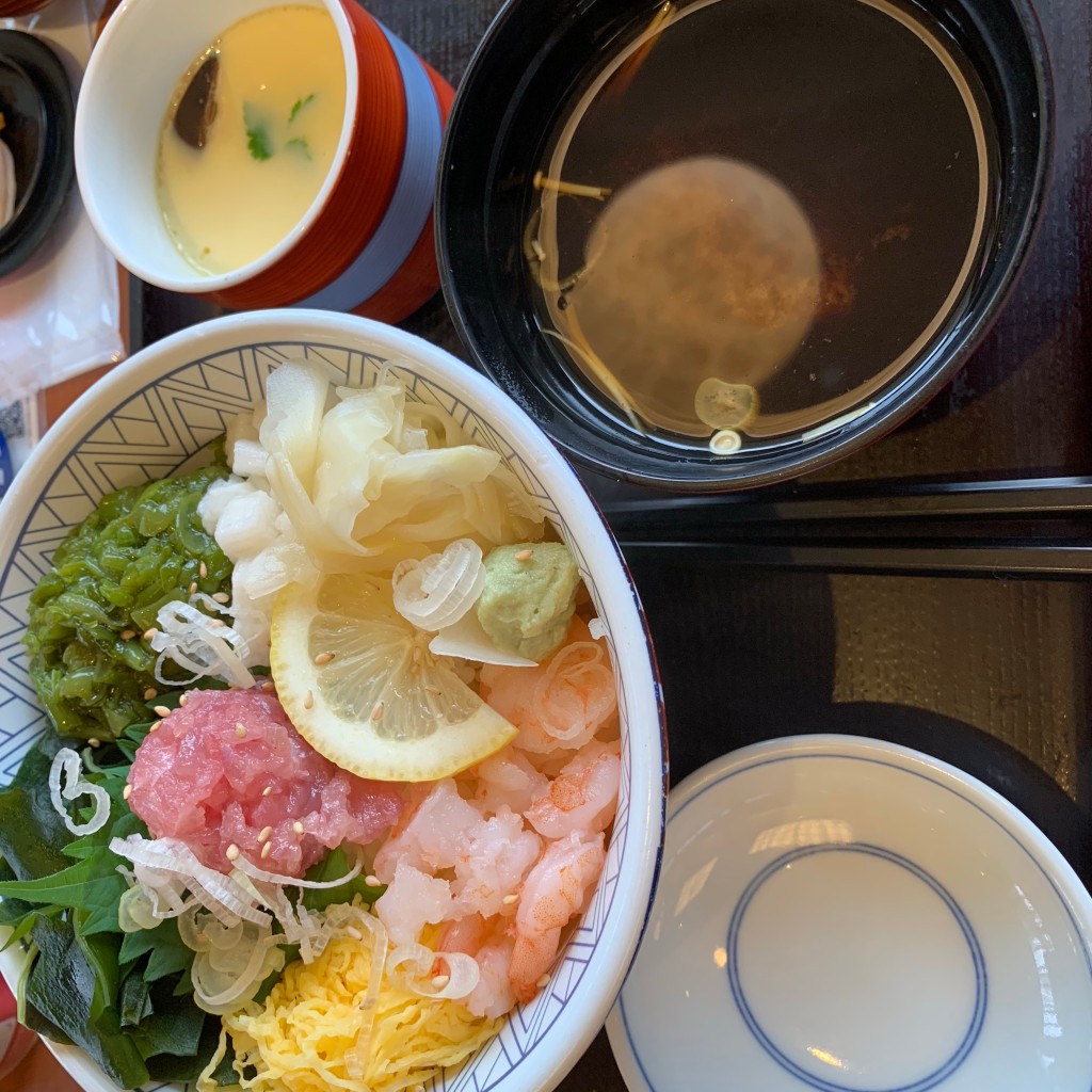 ユーザーが投稿した(日替)鮪と海老の丼の写真 - 実際訪問したユーザーが直接撮影して投稿した脇田新町ファミリーレストラン和食さと 川越店の写真