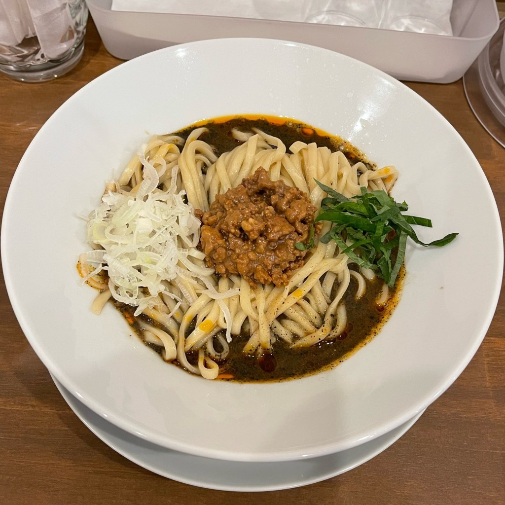 ユーザーが投稿した汁なし担々麺黒の写真 - 実際訪問したユーザーが直接撮影して投稿した松ケ枝町担々麺担々麺 あかおにの写真