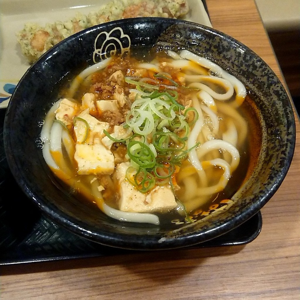 ユーザーが投稿した麻婆あんかけうどんの写真 - 実際訪問したユーザーが直接撮影して投稿した西蒲田うどんはなまるうどん サンライズ蒲田店の写真