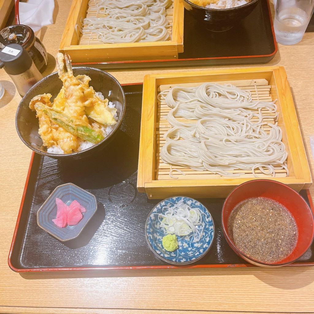 ユーザーが投稿した天丼へぎそば定食  ディ2の写真 - 実際訪問したユーザーが直接撮影して投稿した大手町そばそば処 満留八の写真