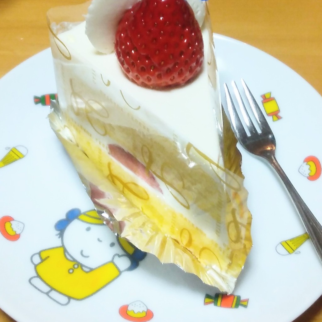 ユーザーが投稿した苺のショートケーキの写真 - 実際訪問したユーザーが直接撮影して投稿した住道スイーツレジェールJR住道店の写真