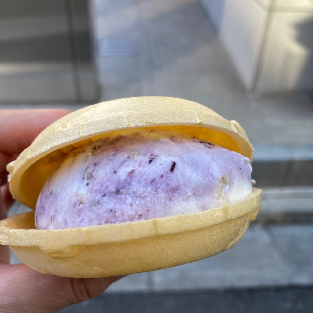ユーザーが投稿したブルーベリークリームチーズの写真 - 実際訪問したユーザーが直接撮影して投稿した湯島和カフェ / 甘味処甘味処 みつばち 本店の写真