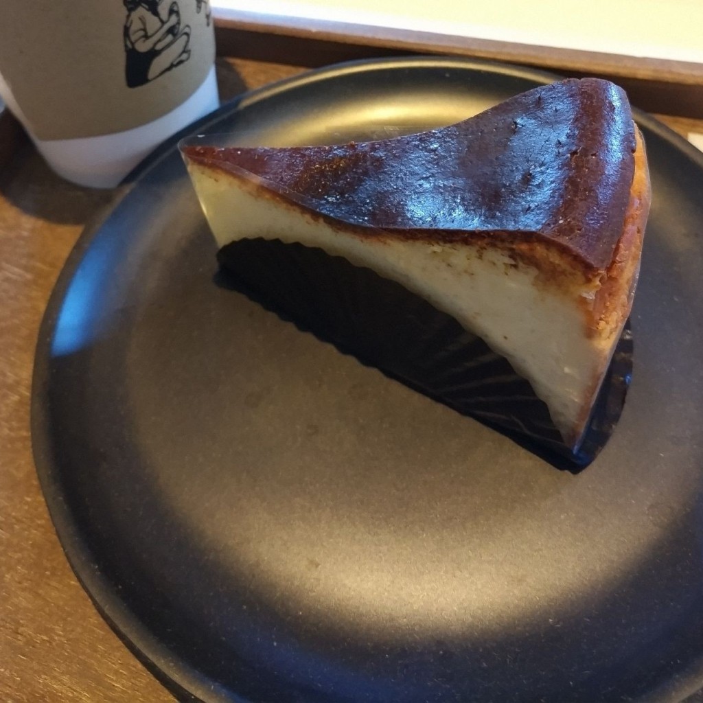 ユーザーが投稿したbasque cheesecake 630xの写真 - 実際訪問したユーザーが直接撮影して投稿した東品川ベーカリーbreadworks 天王洲の写真