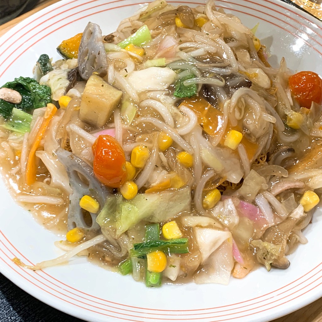 ユーザーが投稿した彩り野菜の皿うどんの写真 - 実際訪問したユーザーが直接撮影して投稿した栄町ちゃんぽんリンガーハット 草加松原店の写真