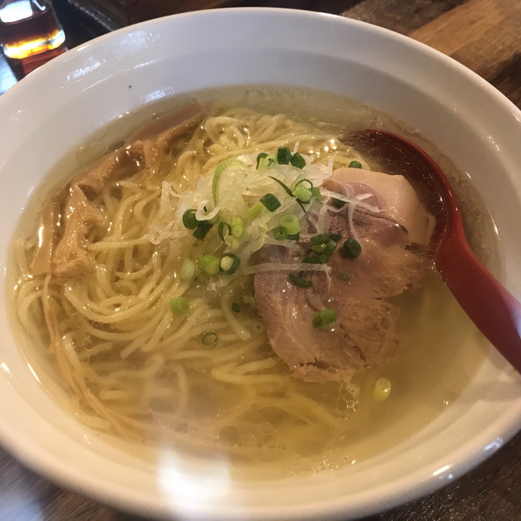 ユーザーが投稿した淡麗塩ラーメンの写真 - 実際訪問したユーザーが直接撮影して投稿した轟町ラーメン / つけ麺まるわの写真