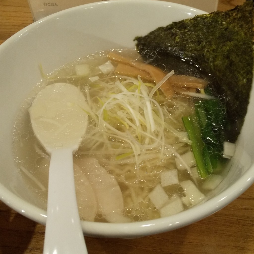 ユーザーが投稿した鶏塩ラーメンの写真 - 実際訪問したユーザーが直接撮影して投稿した博多駅南ラーメン / つけ麺博多鶏塩らぁめん みやびやの写真