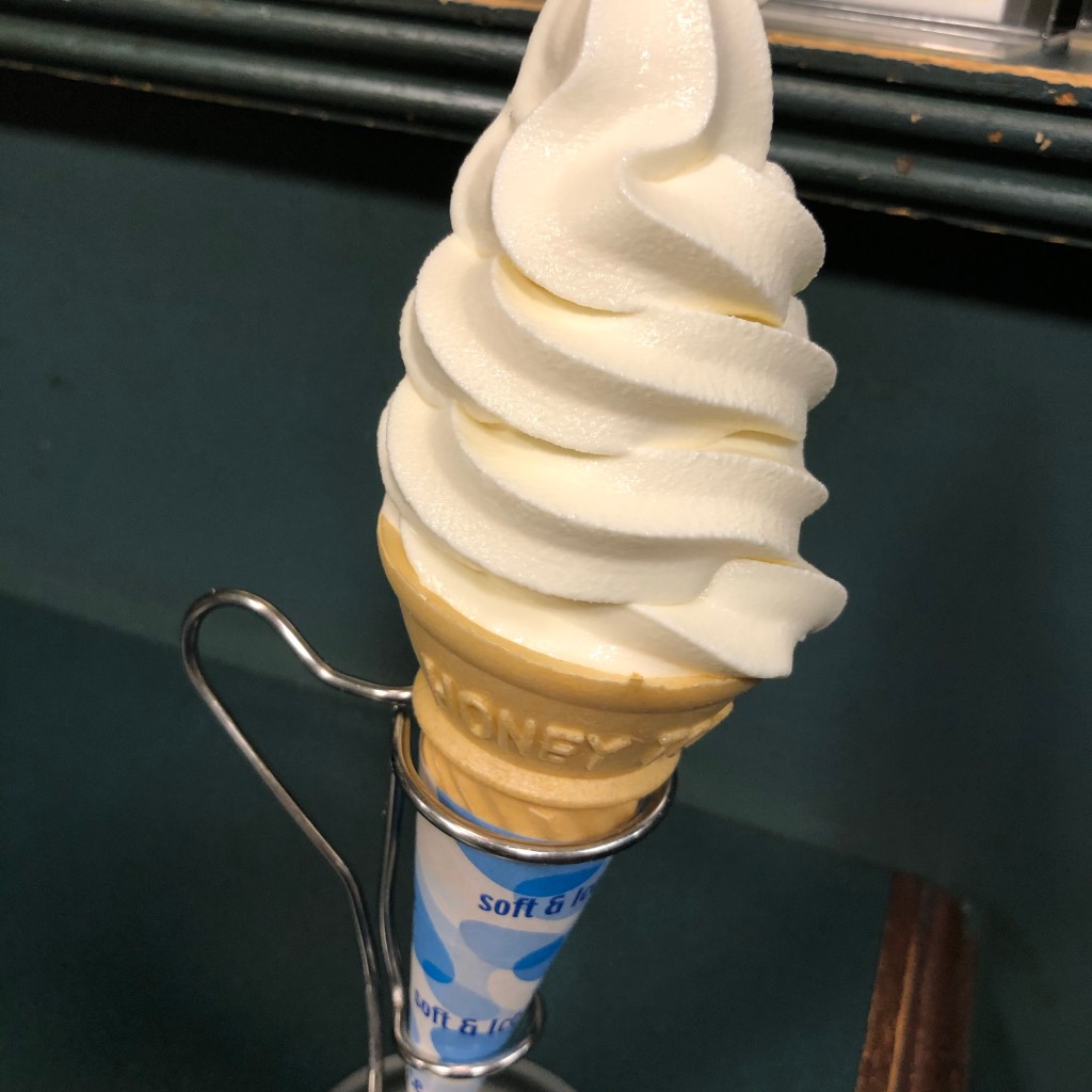 ユーザーが投稿したバニラソフトクリームの写真 - 実際訪問したユーザーが直接撮影して投稿した昭和ハンバーガーラッキーピエロ 昭和店の写真