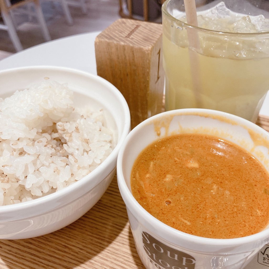 ユーザーが投稿したスープとスープのセット セット/白胡麻ご飯 東京チキンカレーの写真 - 実際訪問したユーザーが直接撮影して投稿した北青山洋食スープストックトーキョーカフェ Echika表参道店の写真