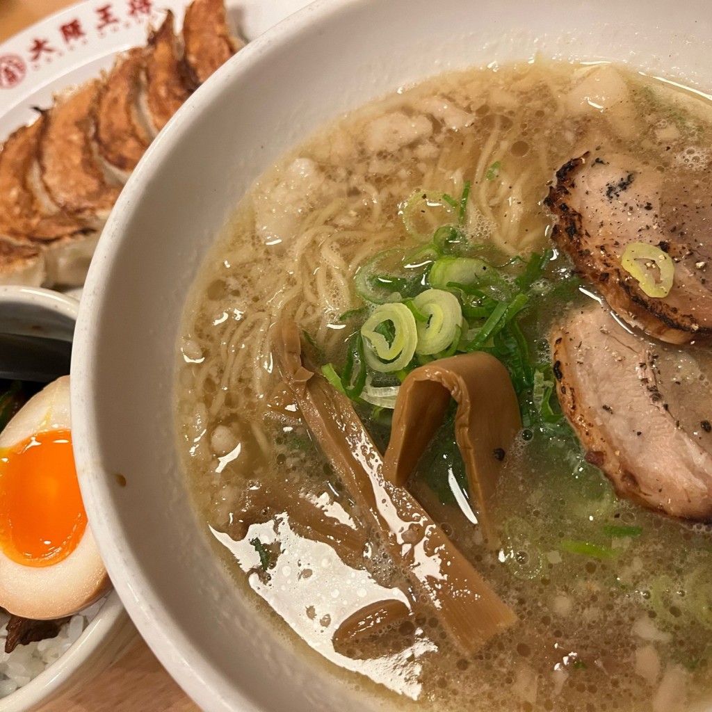 ユーザーが投稿したとんこつ醤油ラーメの写真 - 実際訪問したユーザーが直接撮影して投稿した長尾谷町餃子大阪王将 長尾店の写真