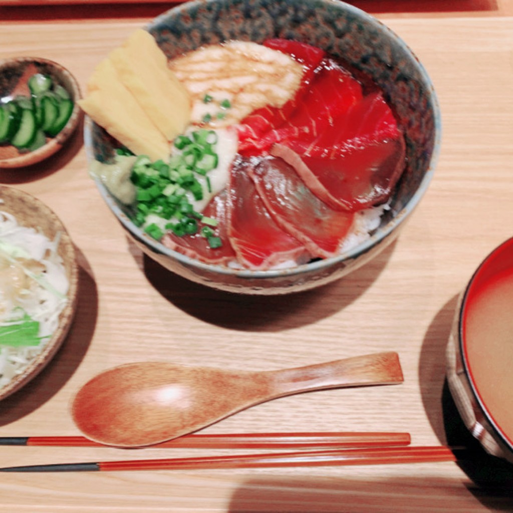 ユーザーが投稿した鮮魚の山掛け丼定食の写真 - 実際訪問したユーザーが直接撮影して投稿した豊洲居酒屋酒場シナトラ 豊洲店の写真