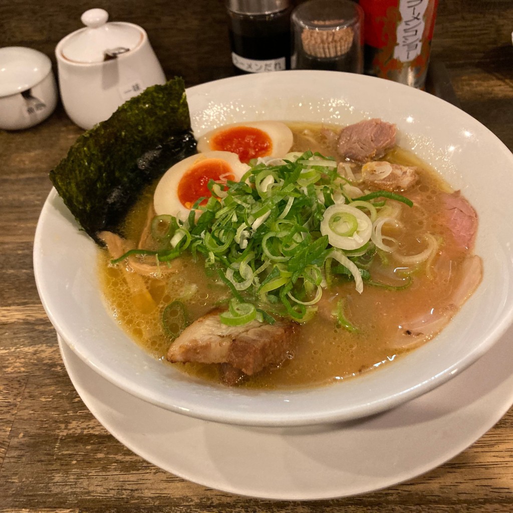 えつにゃんさんが投稿した谷町ラーメン / つけ麺のお店岡本商店/オカモトショウテンの写真