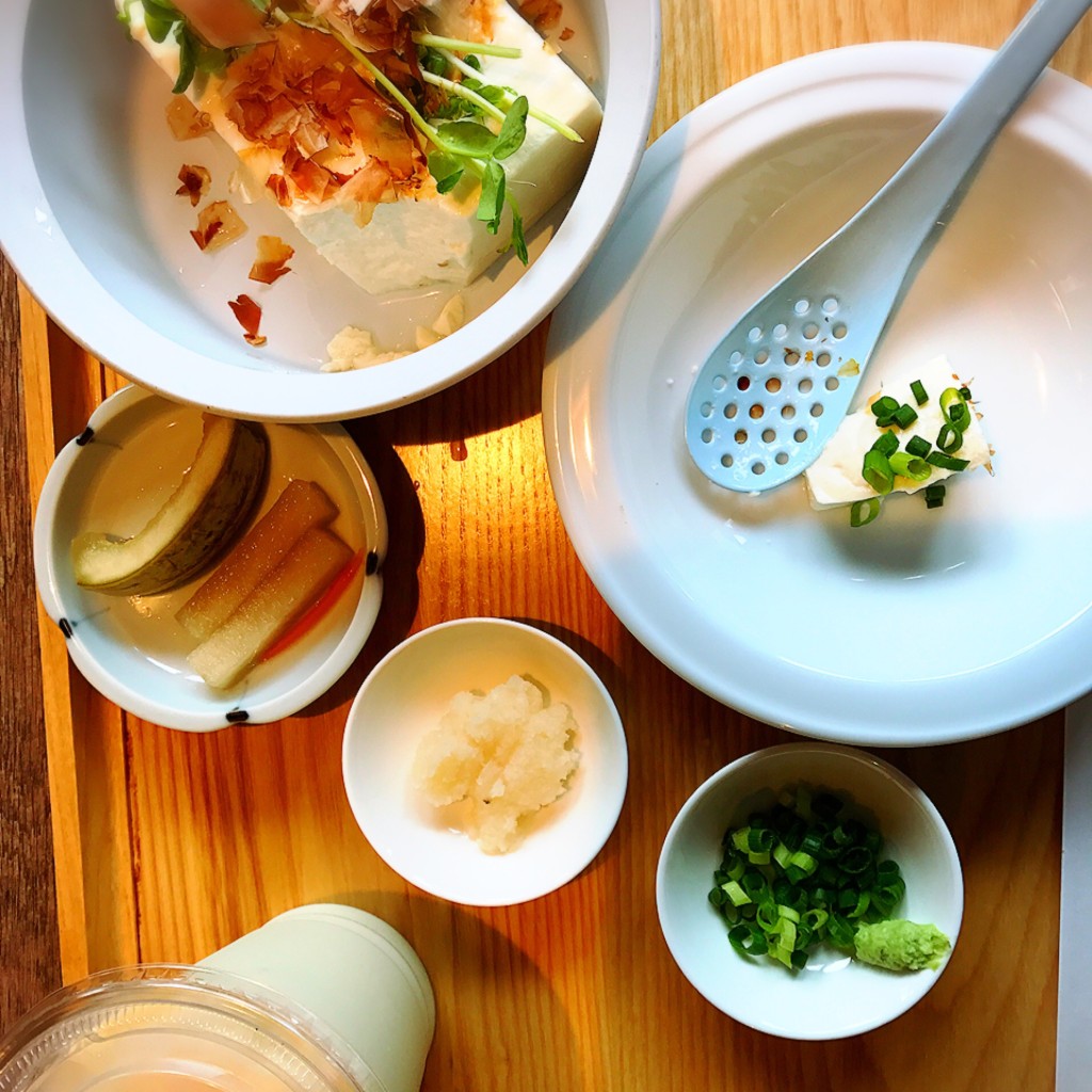 ユーザーが投稿した柿田川百年水豆腐 冷奴の写真 - 実際訪問したユーザーが直接撮影して投稿した伏見豆腐料理キッチンかわせみの写真