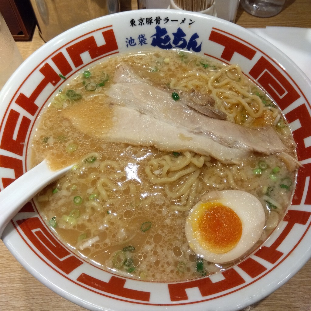 ユーザーが投稿した豚骨ラーメンの写真 - 実際訪問したユーザーが直接撮影して投稿した駅前本町ラーメン専門店屯ちん 川崎店の写真