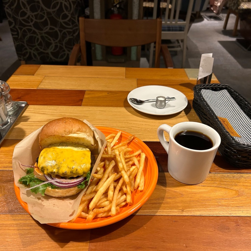 ユーザーが投稿したチーズバーガーの写真 - 実際訪問したユーザーが直接撮影して投稿した森孝東カフェコナズ珈琲 守山の写真