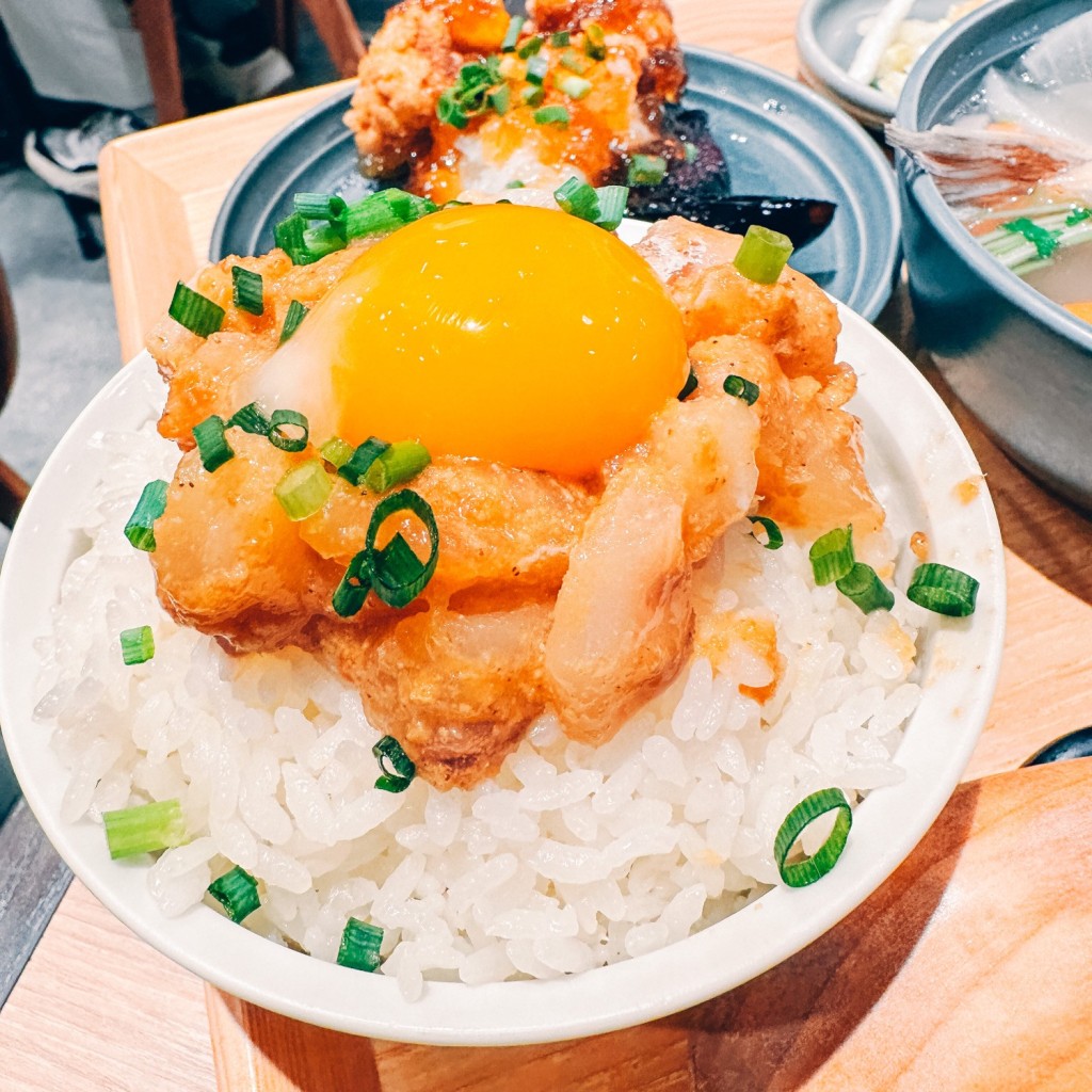 ユーザーが投稿した鯛のあら汁と鯛のごまだれごはんの写真 - 実際訪問したユーザーが直接撮影して投稿した高島定食屋ごはんすすむ 横浜ポルタ店の写真
