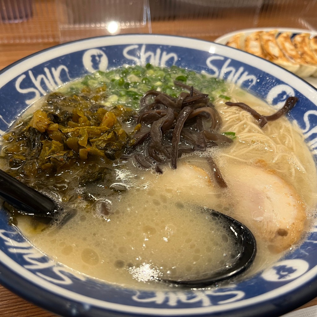 だむだむさんが投稿した天神ラーメン専門店のお店博多らーめん ShinShin 天神本店/ハカタラーメン シンシン テンジンホンテンの写真