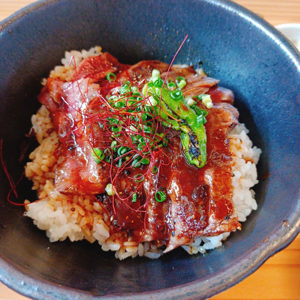 ユーザーが投稿したあか牛のランチ サラダ、杏仁豆腐の写真 - 実際訪問したユーザーが直接撮影して投稿した宮原カフェ農福連携レストラン すずかれんの写真