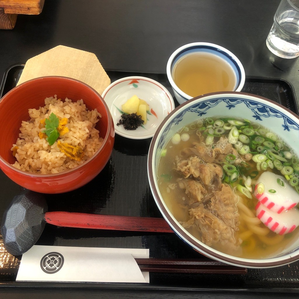 ユーザーが投稿した肉うどんウニ飯定食の写真 - 実際訪問したユーザーが直接撮影して投稿した椿うどんうどん茶屋 橙々亭の写真