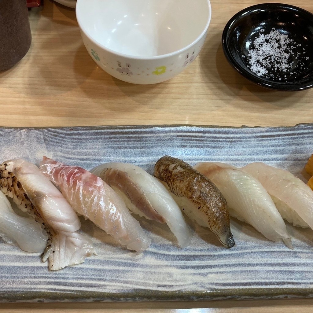 ユーザーが投稿した常磐物七浜握りの写真 - 実際訪問したユーザーが直接撮影して投稿した平回転寿司おのざき海鮮寿司 いわき駅前ラトブ店の写真