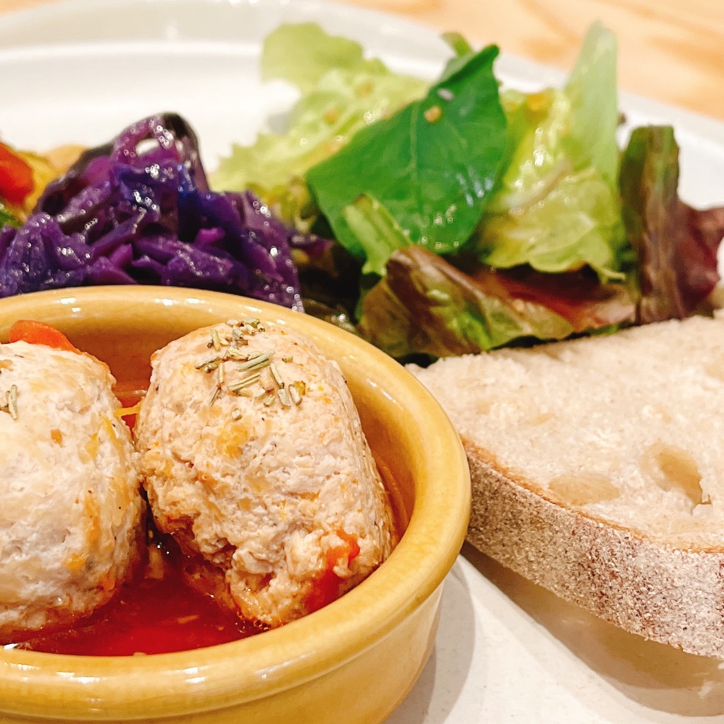 ユーザーが投稿した鶏肉ミートボールランチの写真 - 実際訪問したユーザーが直接撮影して投稿した弁天洋食サマーハウスキッチンの写真