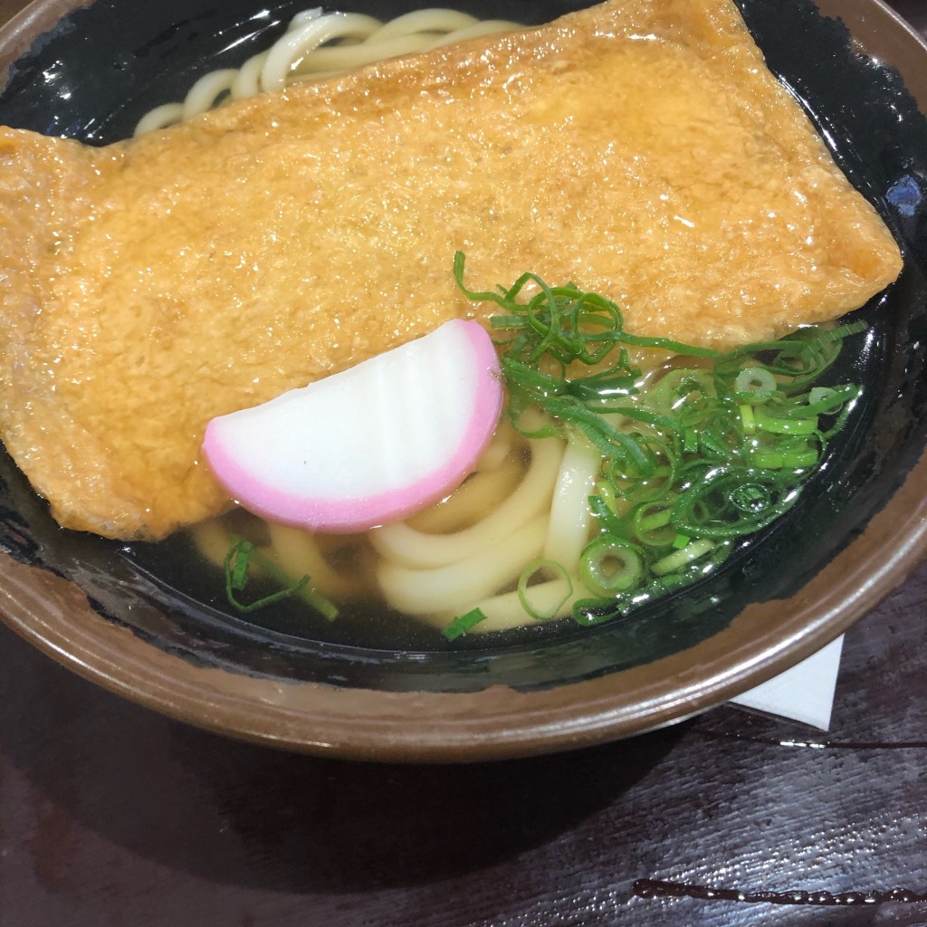 ユーザーが投稿したきつねうどん1の写真 - 実際訪問したユーザーが直接撮影して投稿した福岡町ファミリーレストラン四六時中 SANUKI TERRACE 高松東店の写真